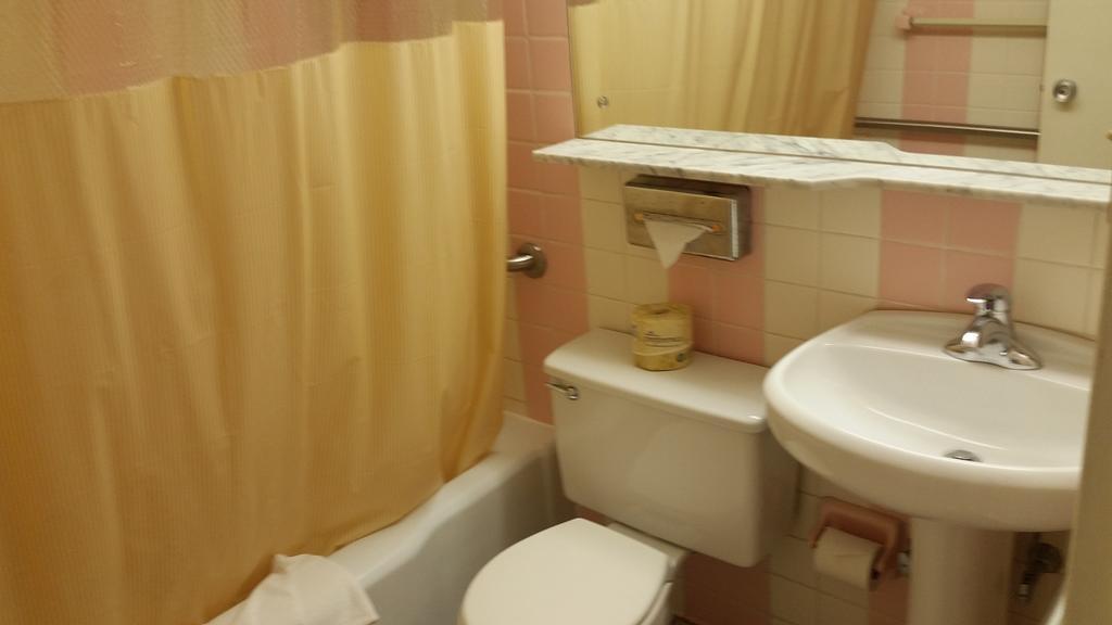 Huntingdon Motor Inn Kültér fotó