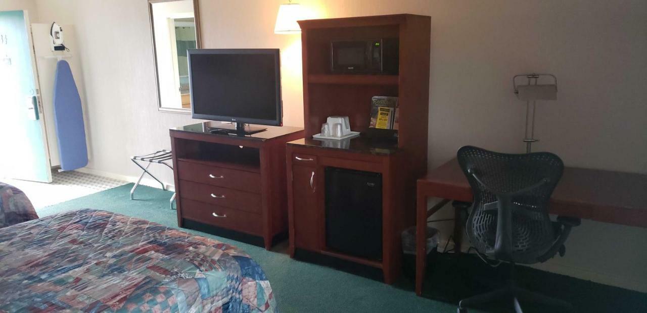 Huntingdon Motor Inn Kültér fotó