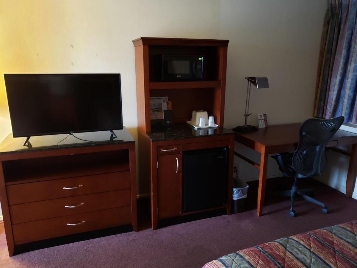 Huntingdon Motor Inn Kültér fotó
